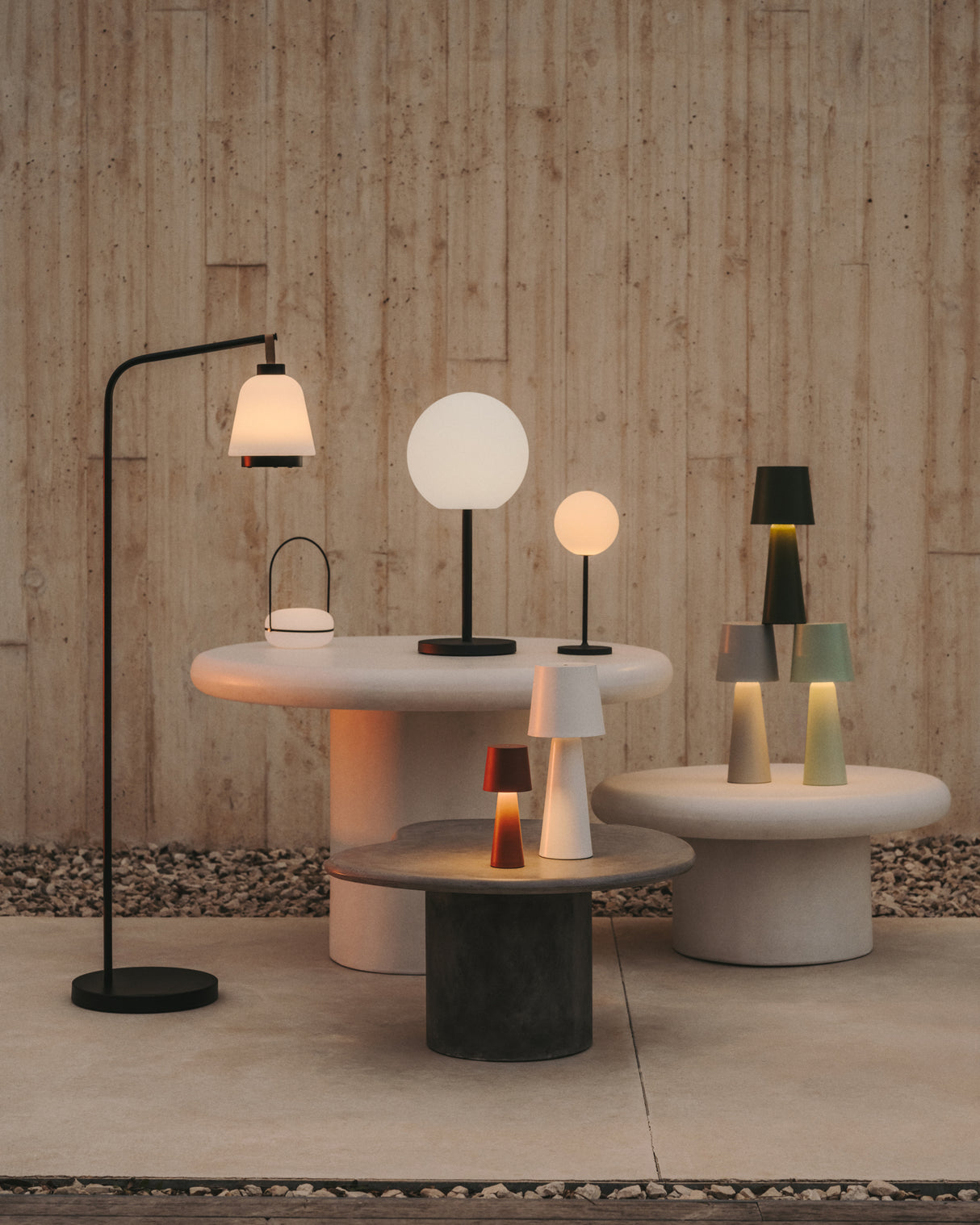 Arenys Outdoor Tischlampe groß aus Metall mit weißem Lackfinish - ZEN ZONE Furniture