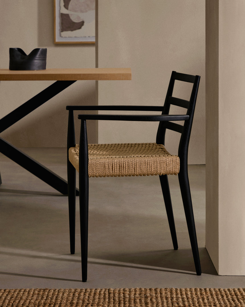 Analy Stuhl mit Armlehnen aus massivem Eichenholz 100% FSC, schwarzes Finish, Seilsitz - ZEN ZONE Furniture