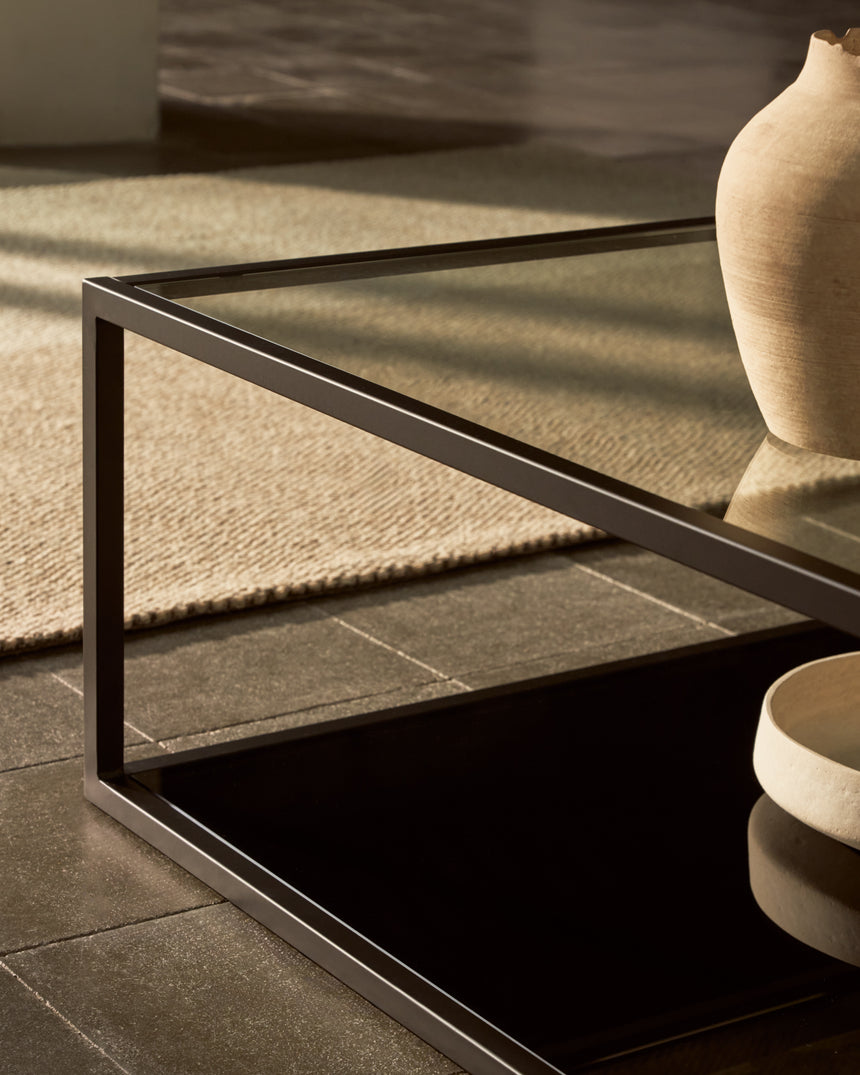 Blackhill Couchtisch 80 x 80 cm aus Glas und Stahl mit schwarzem Finish - ZEN ZONE Furniture