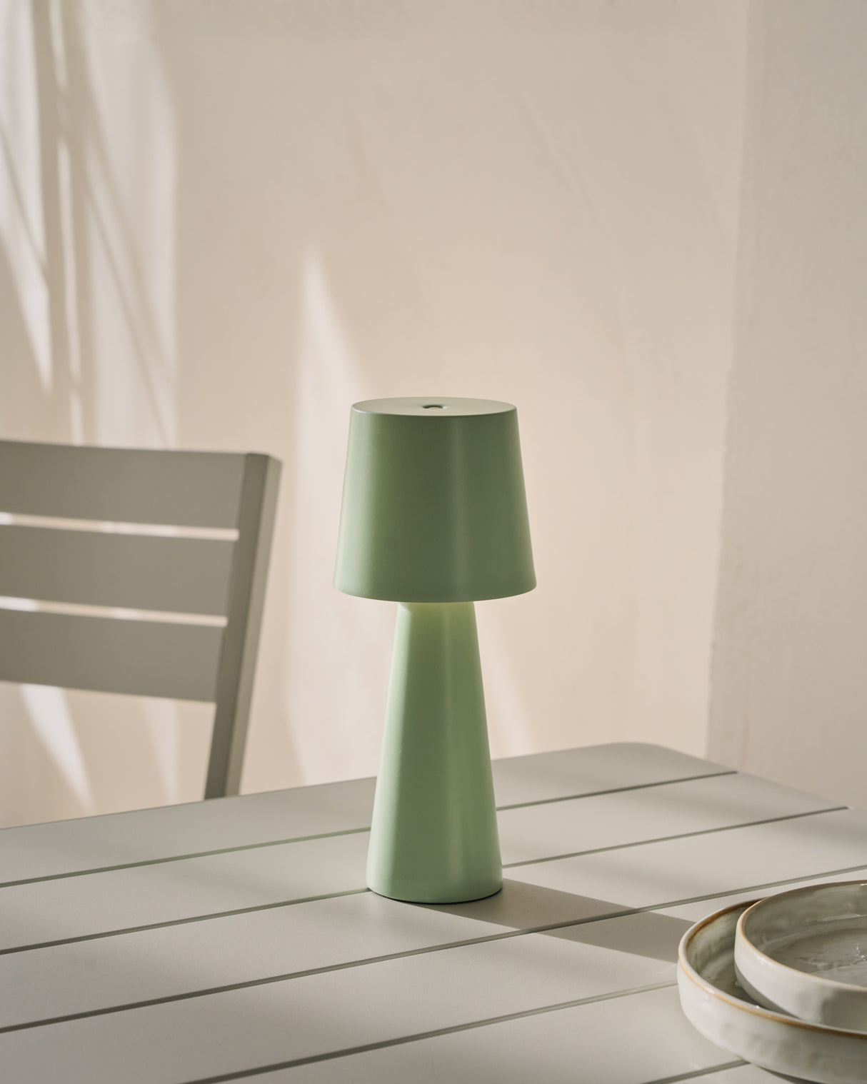Arenys Outdoor Tischlampe klein aus Metall mit türkisfarbenem Lackfinish - ZEN ZONE Furniture