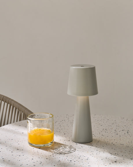 Arenys Outdoor Tischlampe groß aus Metall mit grauem Lackfinish - ZEN ZONE Furniture