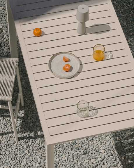 Gartenstehtisch Culip aus Aluminium mit weißem Finish 150 x 77 cm - ZEN ZONE Furniture