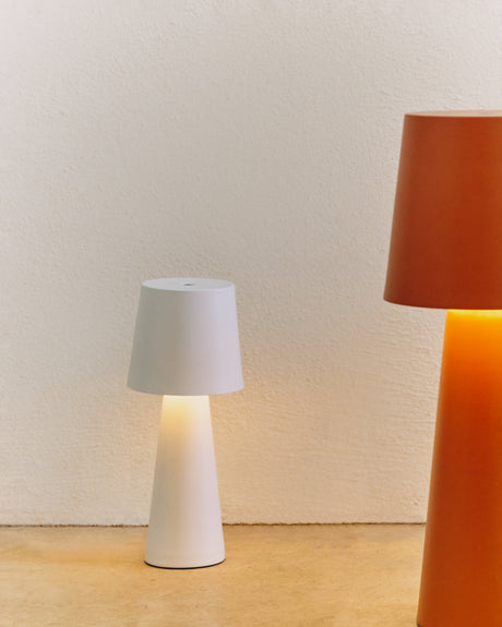 Arenys Outdoor Tischlampe klein aus Metall mit weißem Lackfinish - ZEN ZONE Furniture
