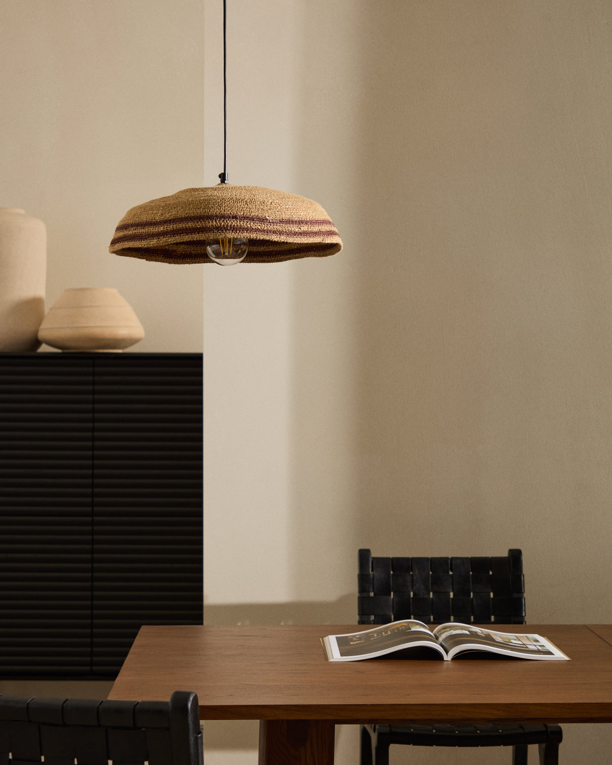 Vinyola Deckenlampe aus Naturfasern mit naturfarbenem und schwarzem Finish Ø 44 cm - ZEN ZONE Furniture