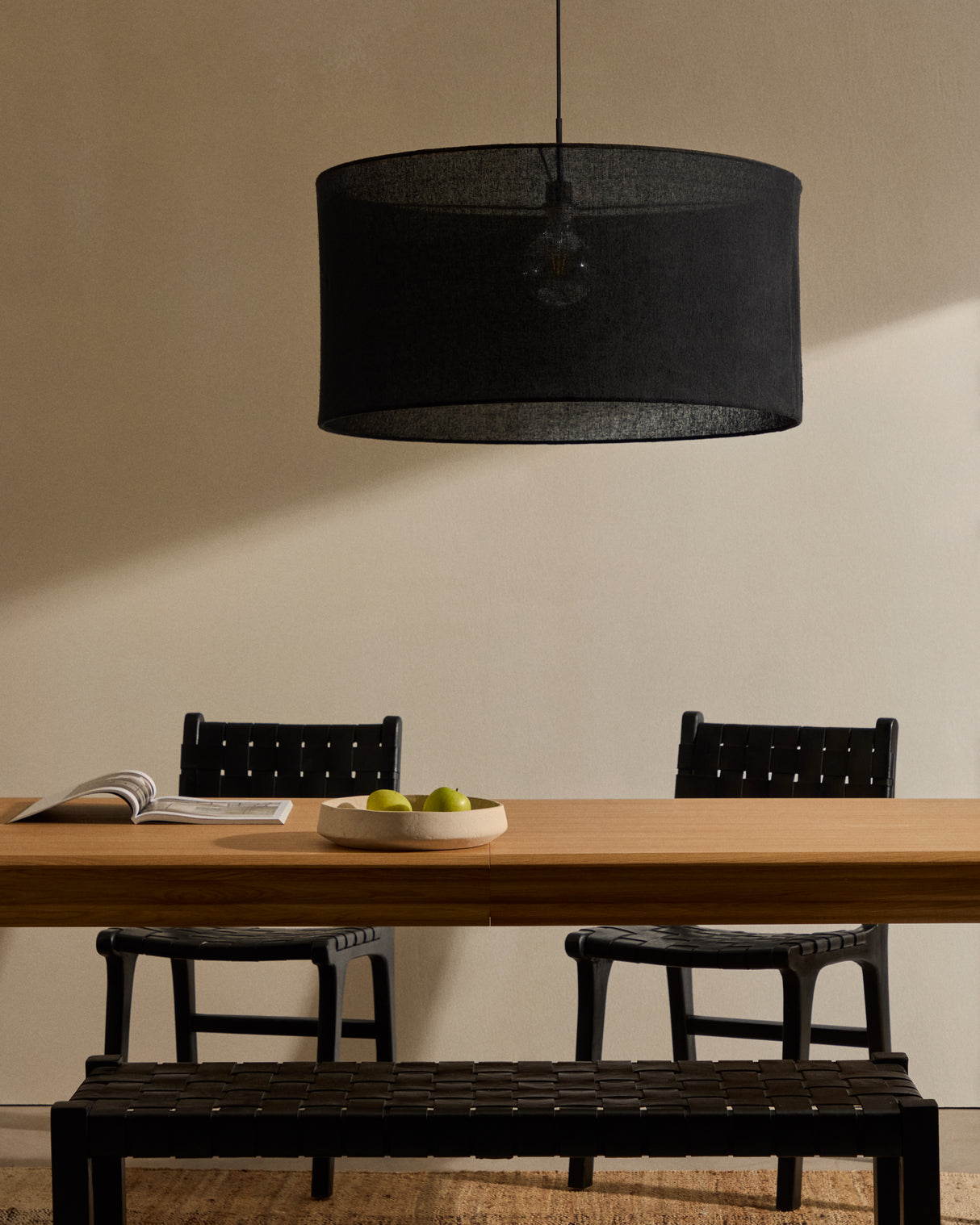 Lampenschirm für Deckenleuchte Mariela aus Leinen mit schwarzem Finish Ø 80 x 40 cm - ZEN ZONE Furniture
