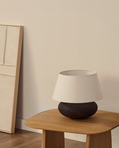 Tischleuchte Nessi aus Metall mit schwarzem Terrakotta-Effekt. - ZEN ZONE Furniture