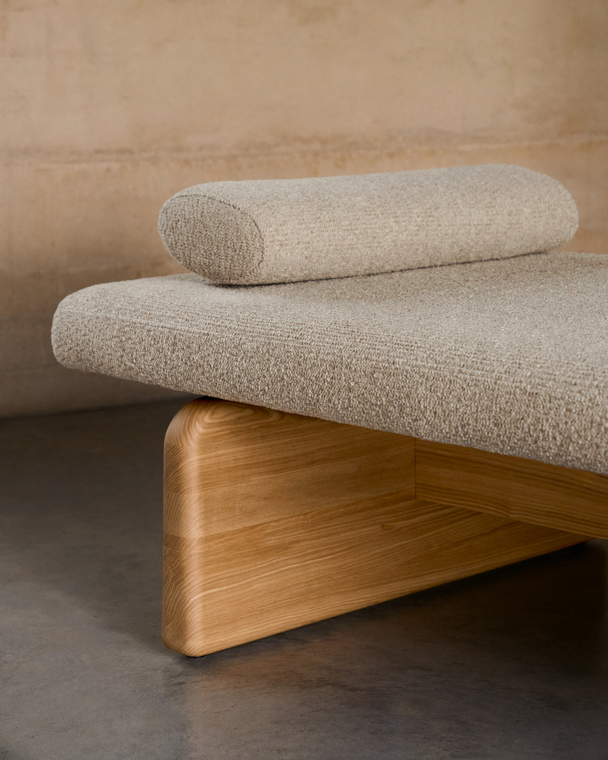 Daybed Topaz aus beigefarbenem Chenille und massivem Eschenholz mit natürlichem Finish 200 cm FSC 100% - ZEN ZONE Furniture