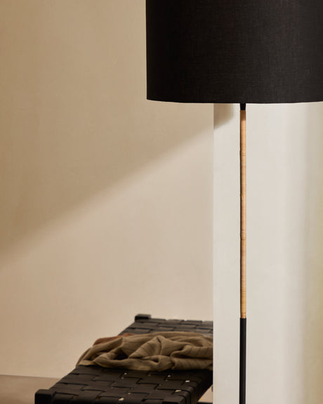 Canar Stehlampe aus Metall und Rattan mit schwarzem Baumwollschirm - ZEN ZONE Furniture