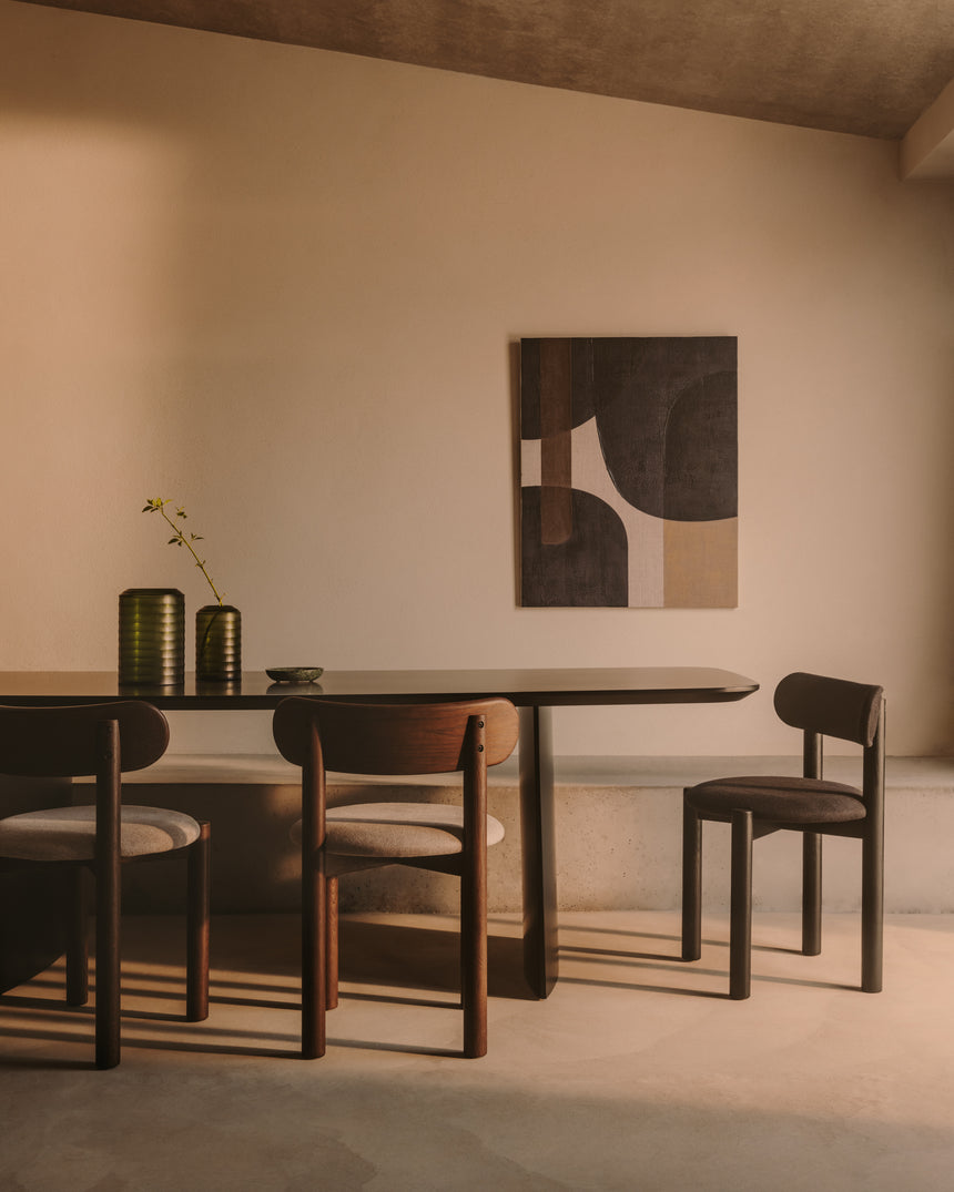 Nebai Stuhl aus brauner Chenille und Gestell aus massivem Eichenholz mit Nussholz Finish F - ZEN ZONE Furniture