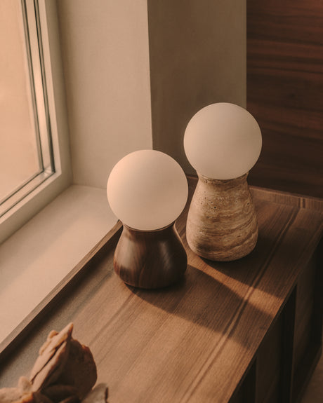 Tischleuchte Okeni aus Travertin und Glas. - ZEN ZONE Furniture