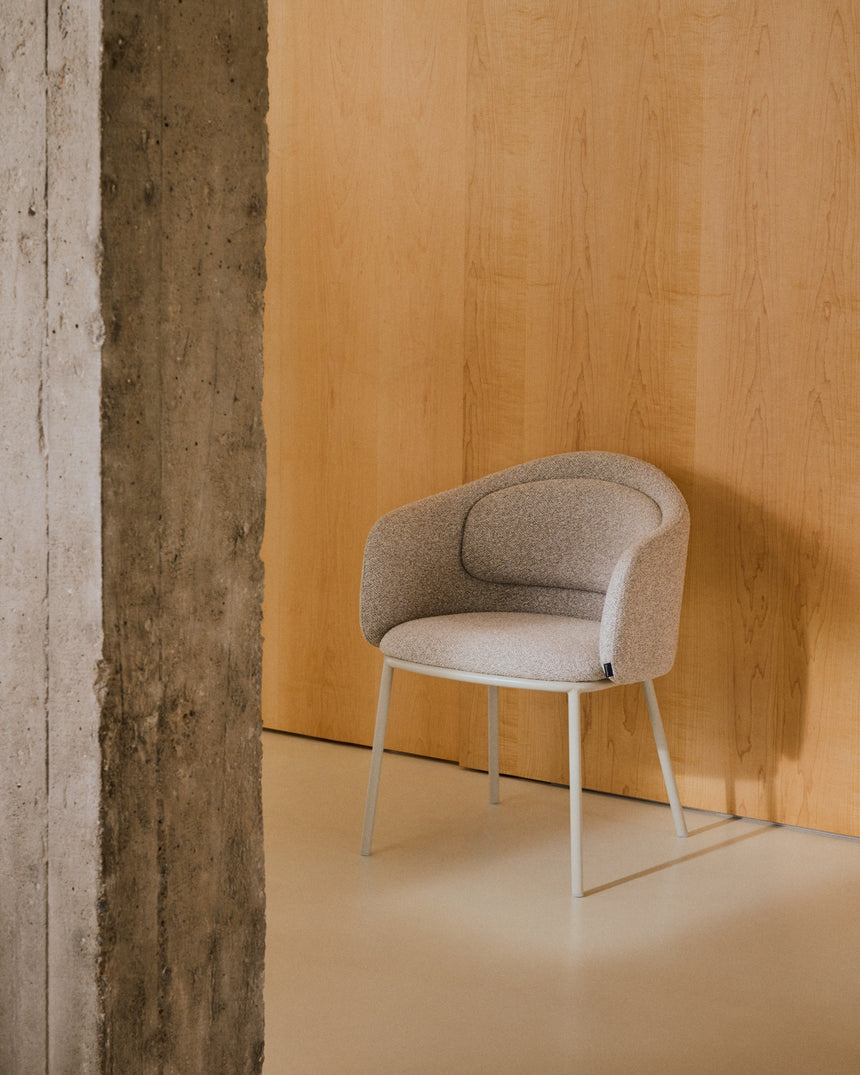 Stuhl Minda aus beiger grober Chenille Stahlbeine mit beigem Finish FSC Mix Credit - ZEN ZONE Furniture