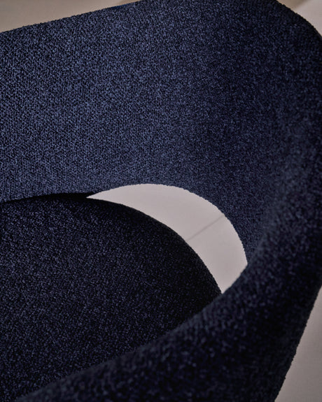 Maina Stuhl aus festem blauem Chenille und Stahlbeinen mit blauem Finish FSC Mix Credit - ZEN ZONE Furniture