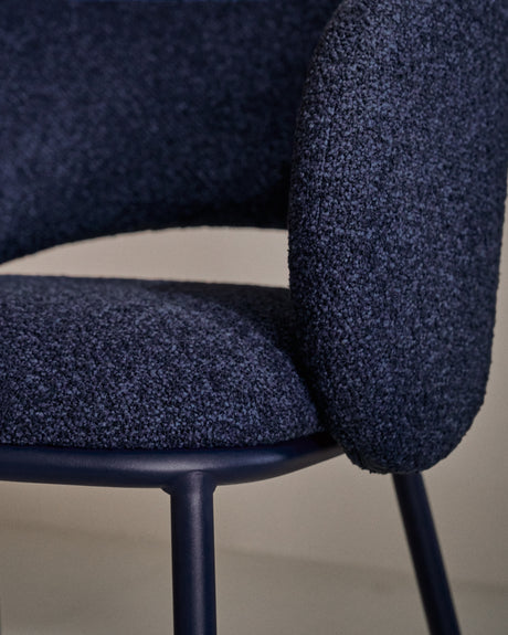 Maina Stuhl aus festem blauem Chenille und Stahlbeinen mit blauem Finish FSC Mix Credit - ZEN ZONE Furniture