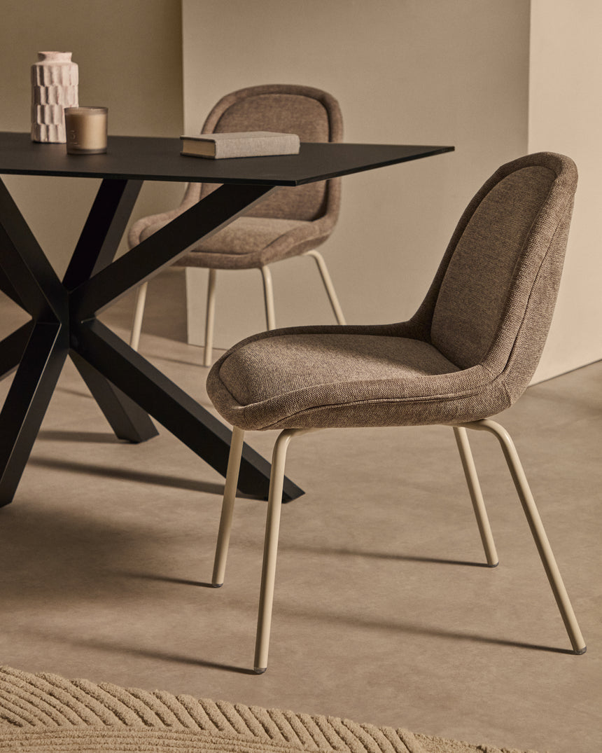 Aimin Stuhl aus hellbrauner Chenille und Stahlbeinen mit mattbeigem Finish FSC Mix Credit - ZEN ZONE Furniture
