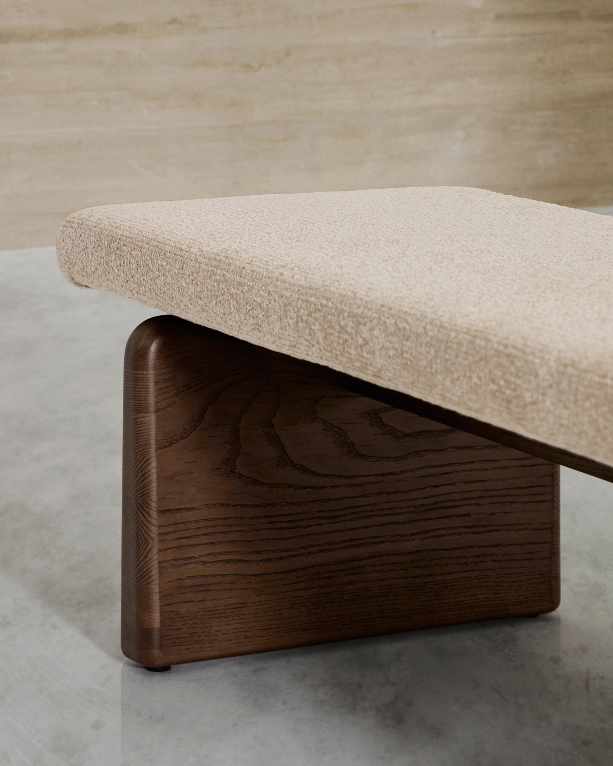 Polsterbank Topaz beiger Chenille und massives Eschenholz mit Walnuss-Finish 150cm FSC 100% - ZEN ZONE Furniture