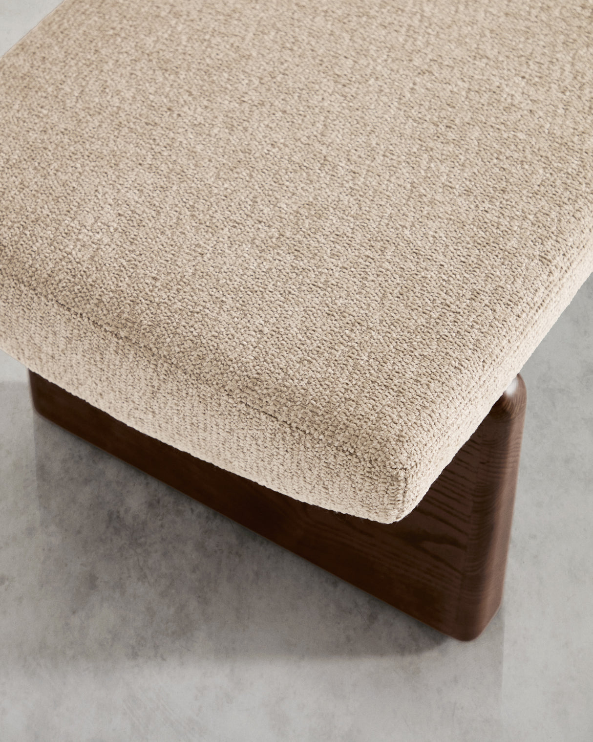 Polsterbank Topaz beiger Chenille und massives Eschenholz mit Walnuss-Finish 150cm FSC 100% - ZEN ZONE Furniture