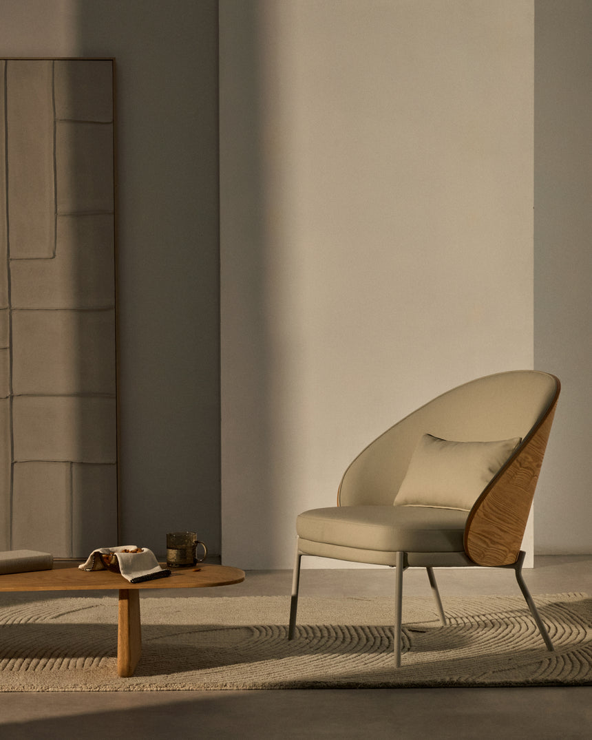 Eamy Sessel aus beigefarbenem Kunstleder, Eschenfurnier in Nussbaum-Finish mit Metall in B - ZEN ZONE Furniture