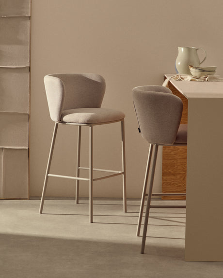 Hocker Ciselia aus beigefarbenem Chenille und beigefarbenem Stahl Höhe 65 cm FSC Mix Credit - ZEN ZONE Furniture