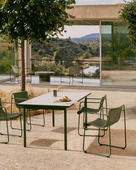 Outdoor-Tisch Maurina aus grün verzinktem Stahl mit Kacheln  in der Farbe Écru 182 x 91 cm - ZEN ZONE Furniture