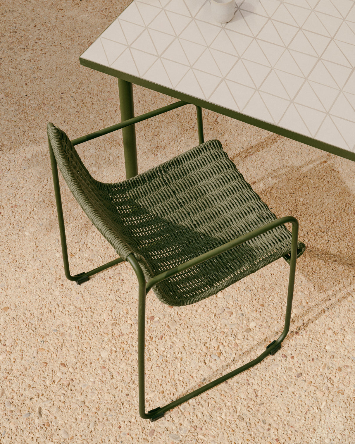 Stuhl Maurina aus grün verzinktem Stahl mit grünem Seil - ZEN ZONE Furniture
