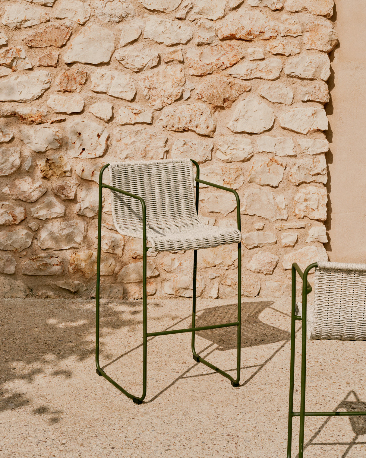Hocker Maurina aus grün verzinktem Stahl mit écrufarbenem und grauem Seil 74,5 cm - ZEN ZONE Furniture