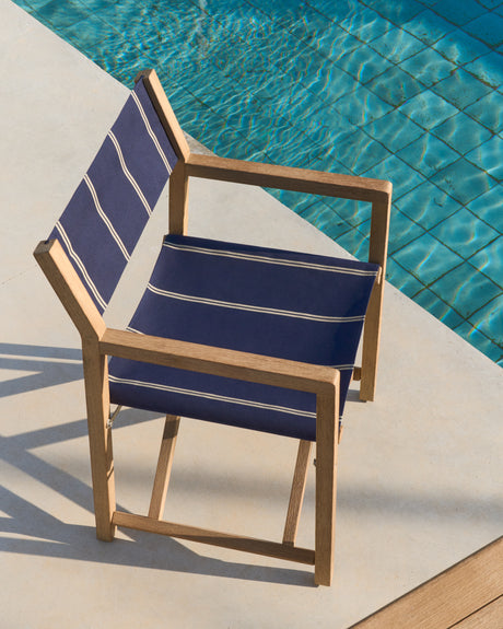 Blau-beige gestreifter Outdoor-Klappstuhl Vilara aus massivem Akazienholz, FSC™ 100% - ZEN ZONE Furniture