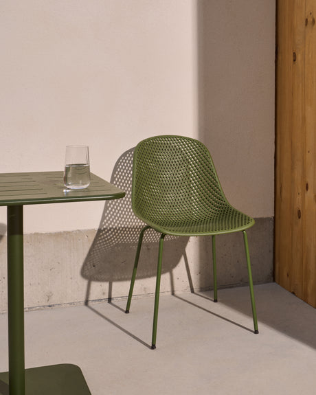 Outdoor-Stuhl Quinby mit grünen Stahlbeinen - ZEN ZONE Furniture