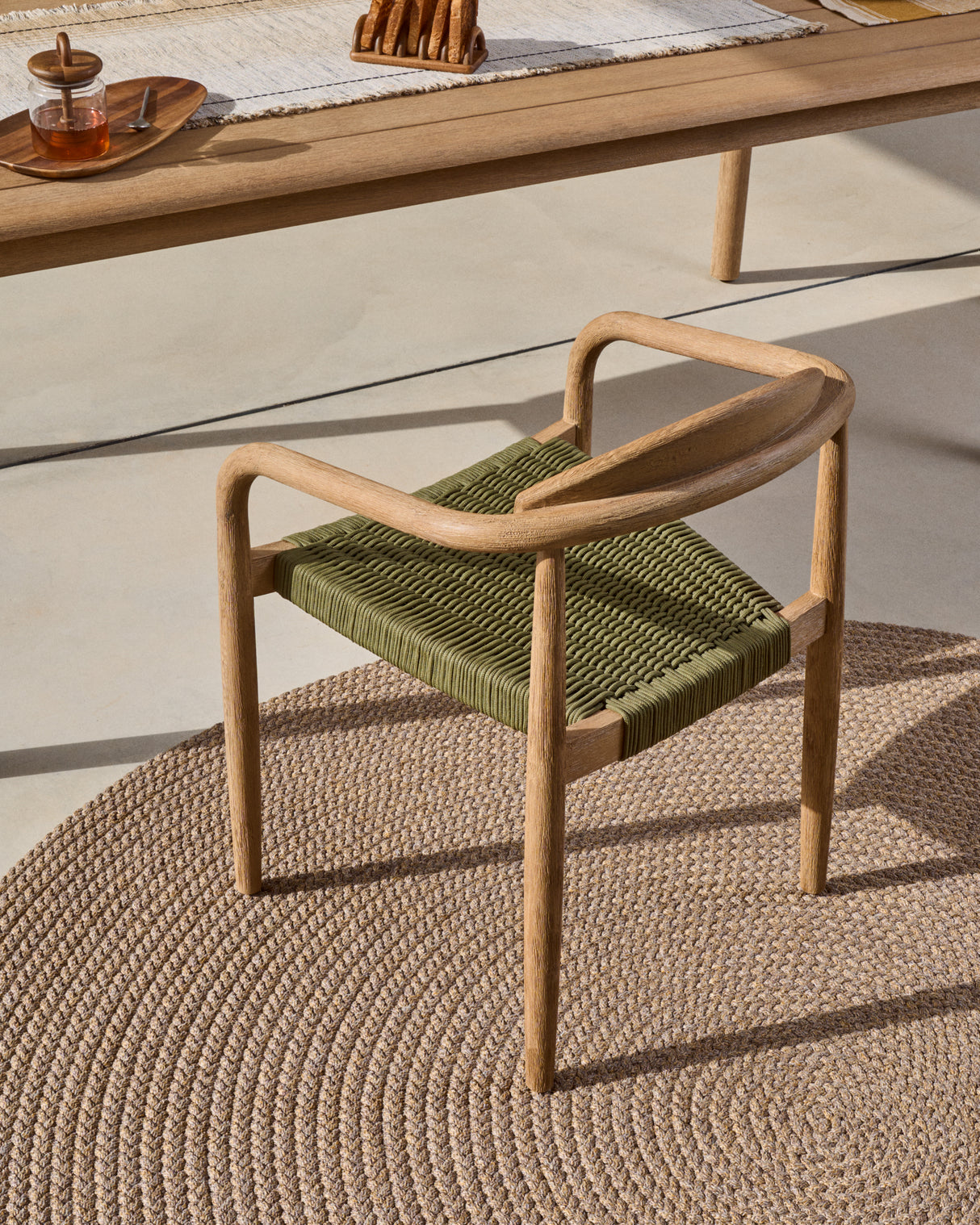 Stapelbarer Stuhl Nina aus massivem Akazienholz und grünem Seil FSC 100% - ZEN ZONE Furniture