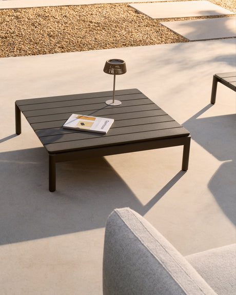 Couchtisch Sorells aus grauem Aluminium 89 x 91 cm - ZEN ZONE Furniture