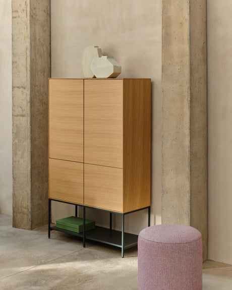 Vedrana Highboard 4 Türen aus Eichenfurnier und Stahlbeine in Schwarz 97,5 x 160 cm - ZEN ZONE Furniture