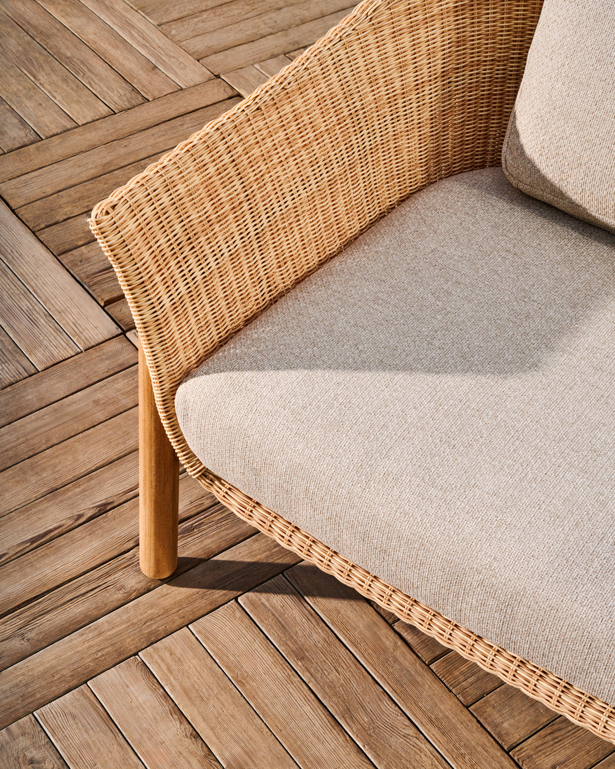 Sessel Galea aus massivem Teakholz und synthetischem Rattan FSC 100%