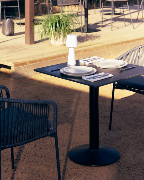 Esilda Outdoor-Tisch schwarz mit schwarz lackiertem Metallbein 70 x 70 x 70 cm - ZEN ZONE Furniture
