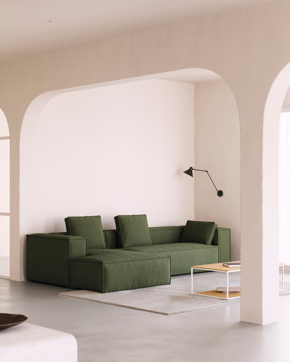 Blok 3-Sitzer-Sofa mit Chaiselongue links breiter Cord grün 300 cm - ZEN ZONE Furniture
