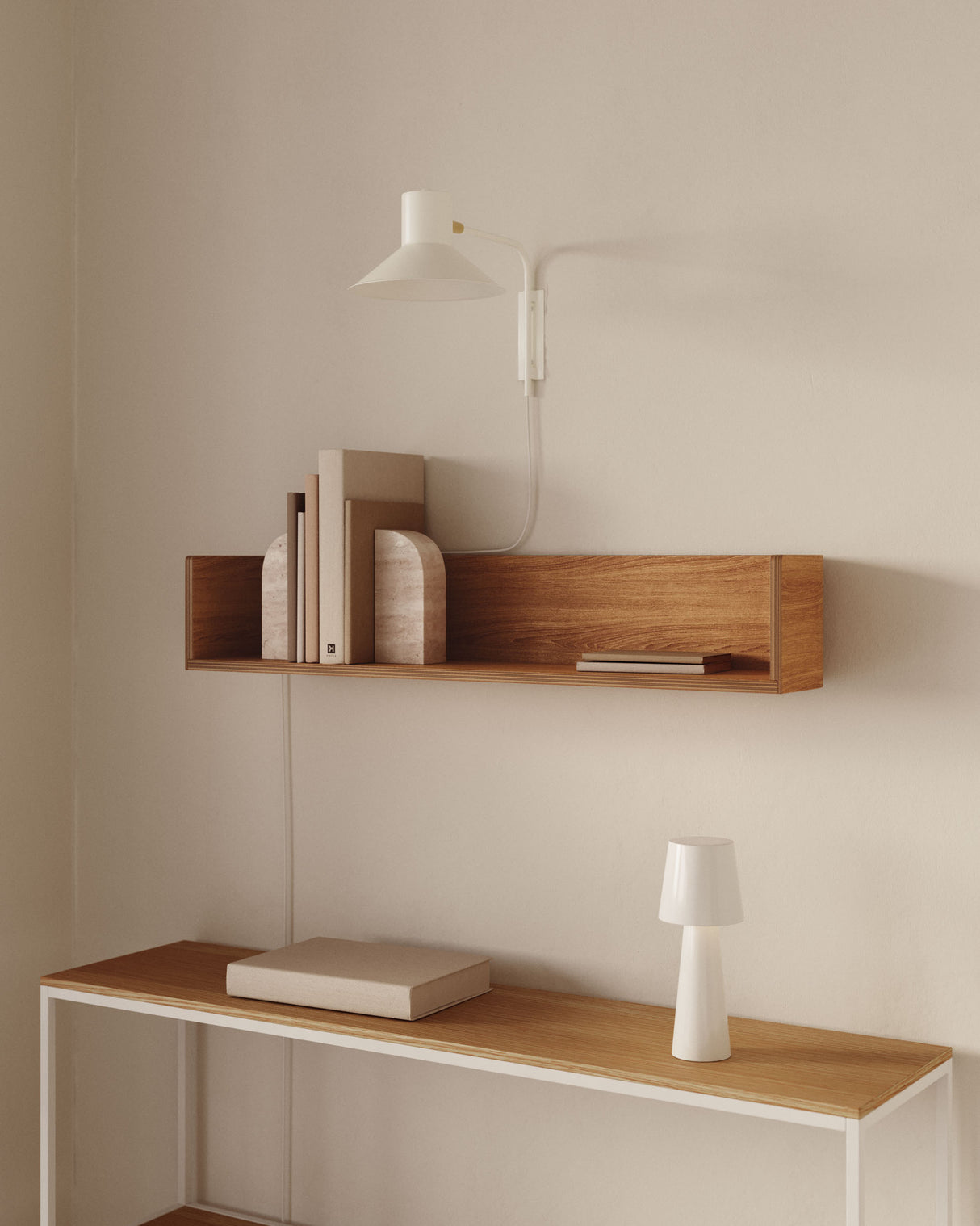 Kleine Wandleuchte Aria aus Stahl mit weißem Finish - ZEN ZONE Furniture