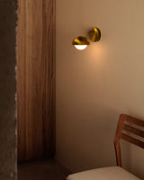 Lonela Wandleuchte aus Metall mit Messing-Finish - ZEN ZONE Furniture