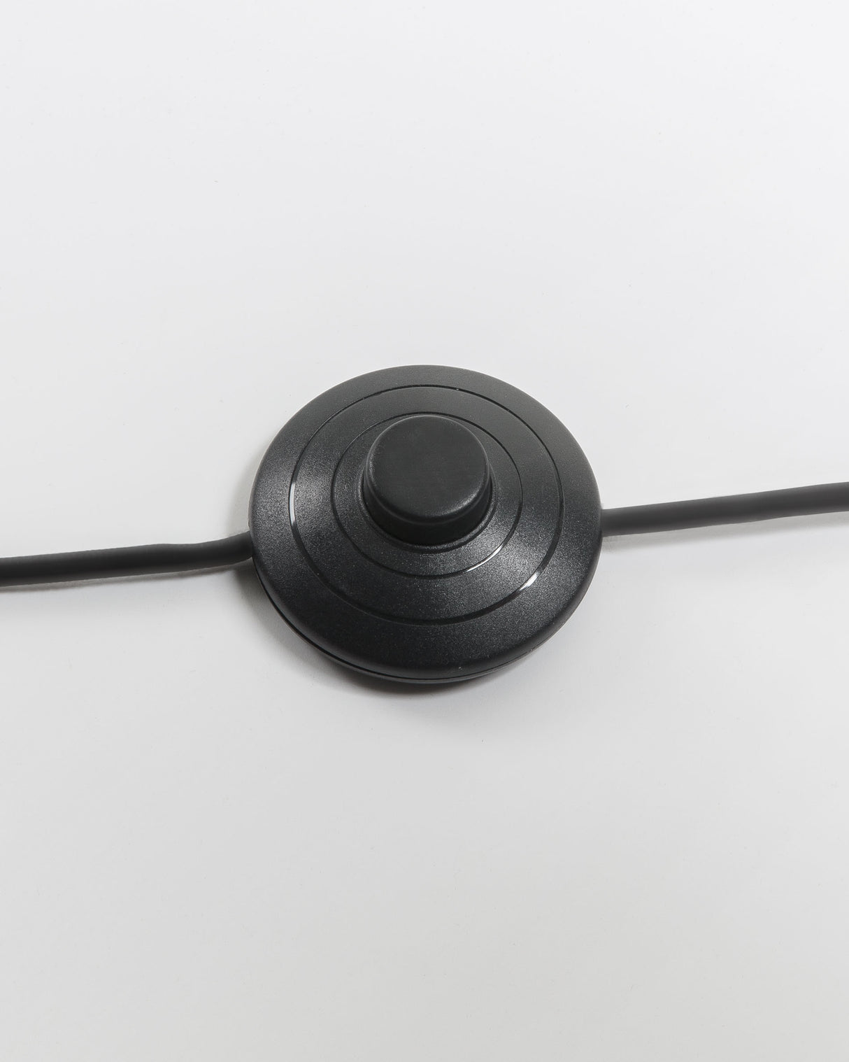 Stehlampe Juhe aus goldenem Metall und schwarzem Marmor - ZEN ZONE Furniture