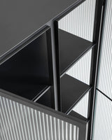 Trixie Vitrine aus Stahl mit schwarzem Finish 70 x 143 cm