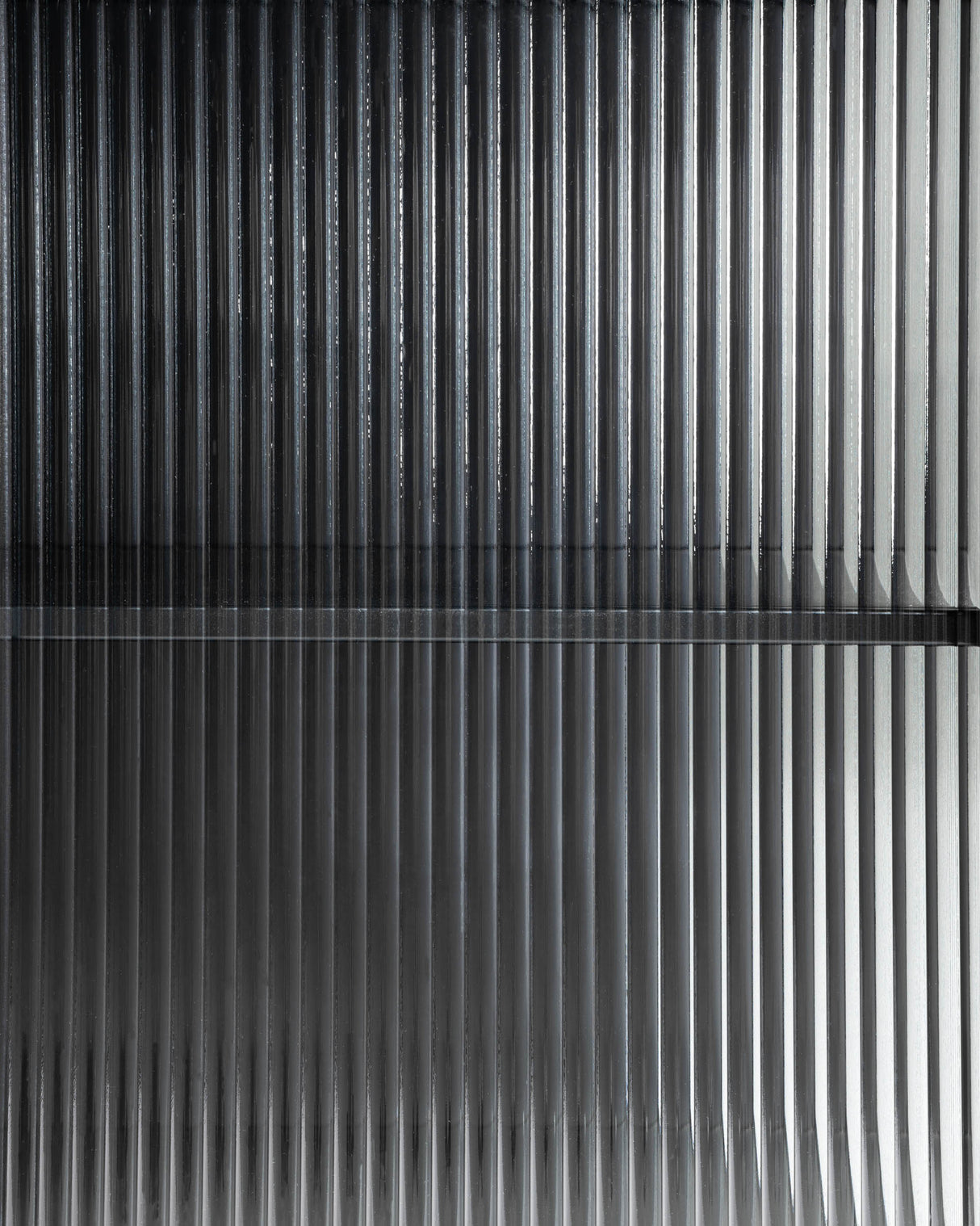 Trixie Vitrine aus Stahl mit schwarzem Finish 70 x 143 cm