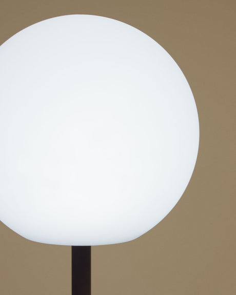 Dinesh Stehlampe aus schwarzem Stahl - ZEN ZONE Furniture