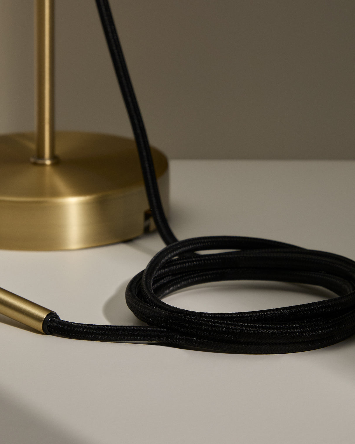 Fulvia Fassung für Deckenlampe aus Metall mit Finish in Gold 150 cm - ZEN ZONE Furniture