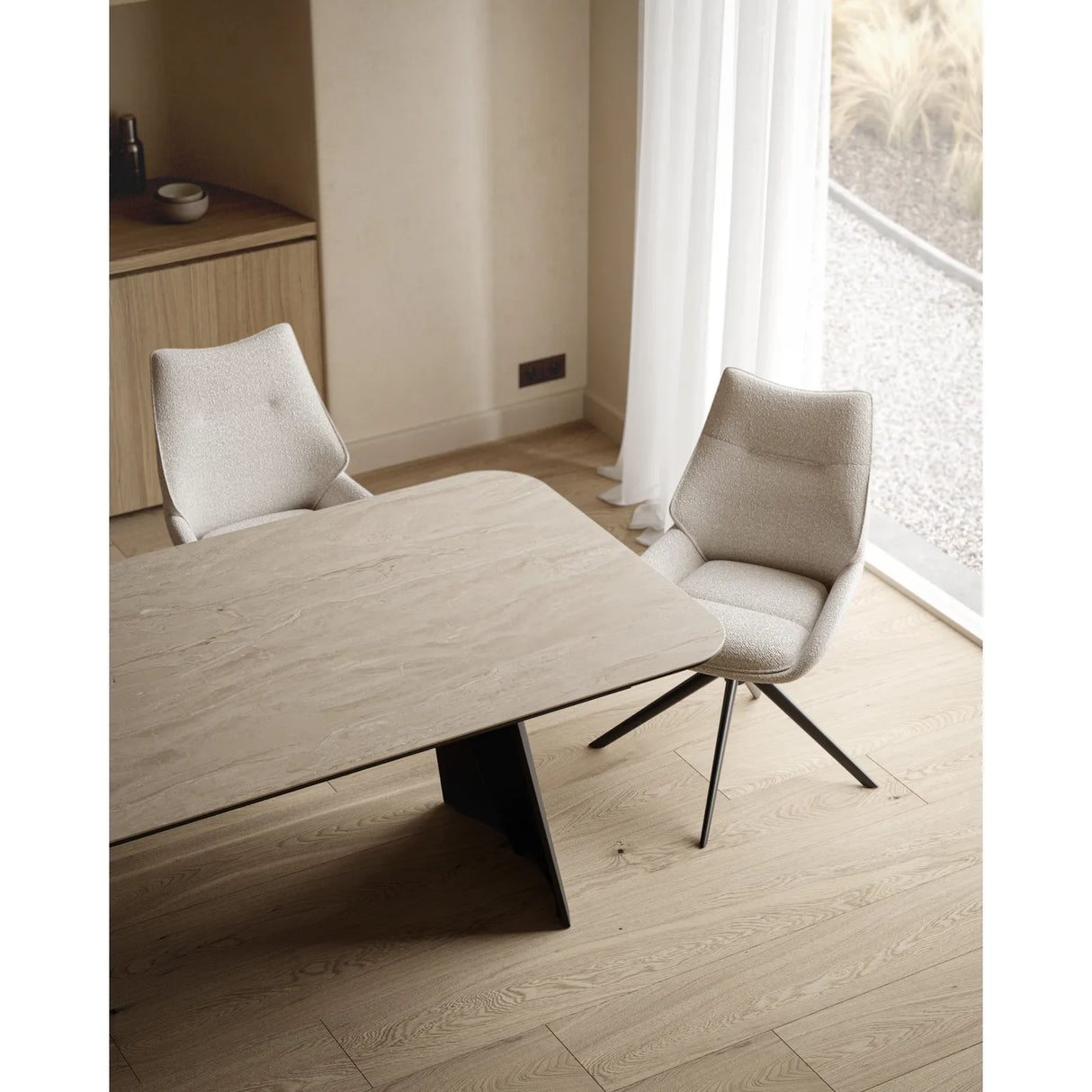 Ausziehbarer Tisch BURANO Keramik Travertin Look, schwarzes Metallbein 200-300 cm - ZEN ZONE Furniture