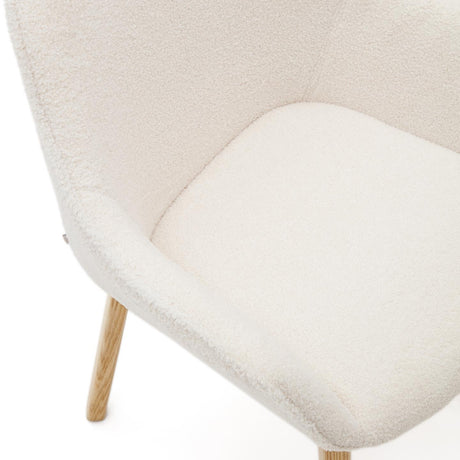 Aleli Stuhl mit Bouclé in Weiß Beine aus massivem Eschenholz mit natürlichem Finish - ZEN ZONE
