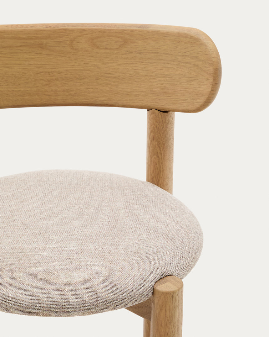 Nebai Stuhl mit beiger Chenille und Gestell aus massivem Eichenholz mit naturfarbenem Fini - ZEN ZONE Furniture
