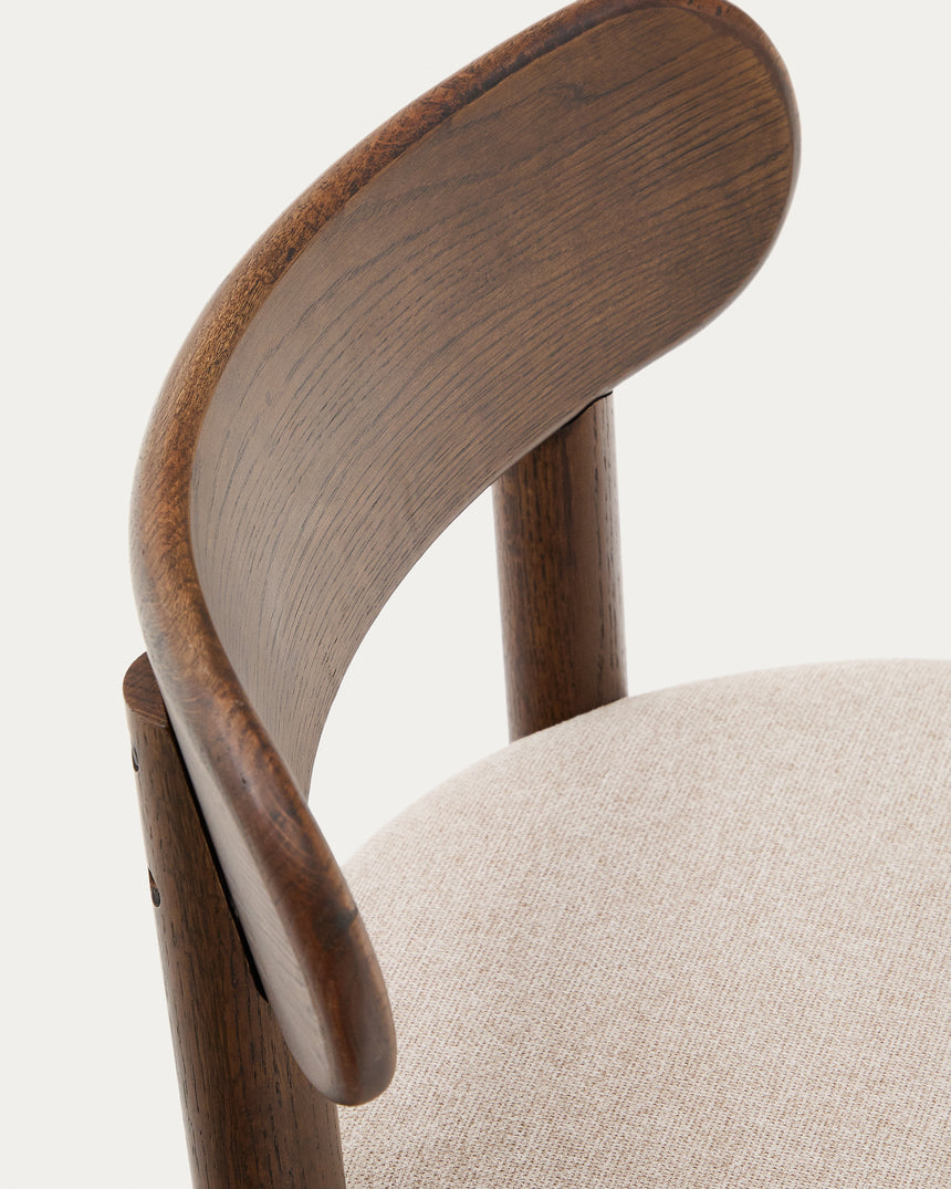 Nebai Stuhl aus brauner Chenille und Gestell aus massivem Eichenholz mit Nussholz Finish F - ZEN ZONE Furniture