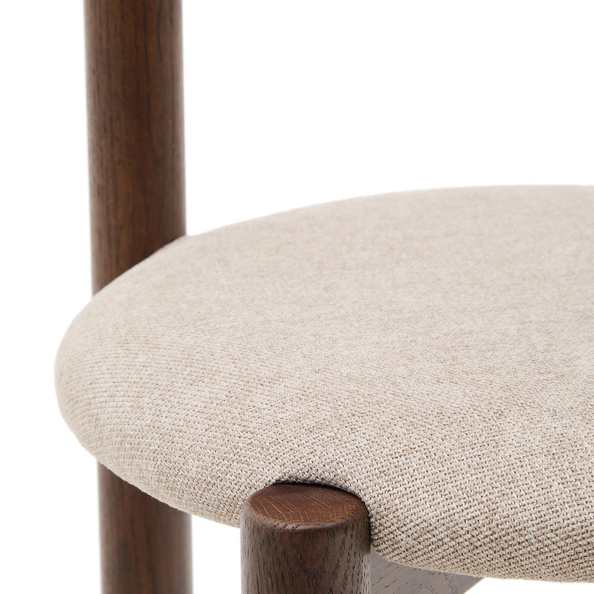 Nebai Stuhl aus brauner Chenille und Gestell aus massivem Eichenholz mit Nussholz Finish F - ZEN ZONE