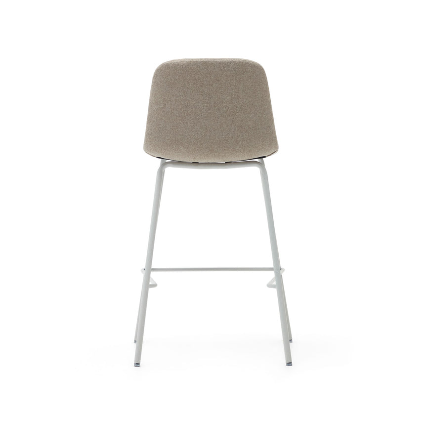 Zunilda Hocker aus beigefarbenem Chenille und Stahl mit mattweißem Finish Höhe 65cm FSC 100% - ZEN ZONE Furniture