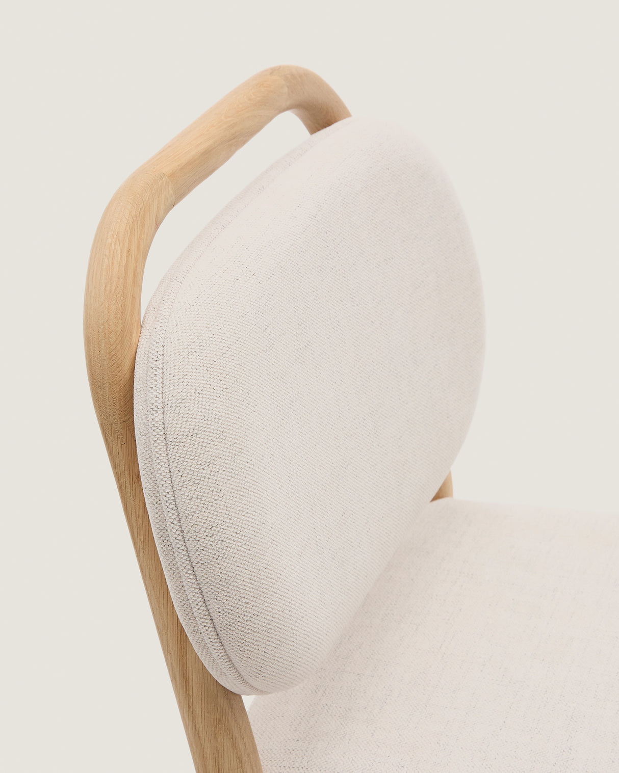 Helda SHocker aus beiger Chenille und massivem Eichenholz FSC Mix Credit 65 cm - ZEN ZONE Furniture