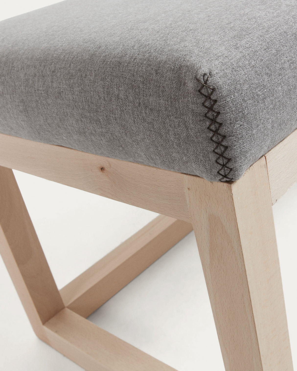 Loya Polsterbank grau und massives Buchenholz 128 cm - ZEN ZONE Furniture