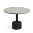 Delano Beistelltisch aus Terrazzo in Grau und Stahlbeine in Schwarz Ø 55 cm - ZEN ZONE