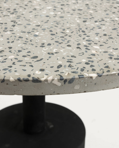 Delano Beistelltisch aus Terrazzo in Grau und Stahlbeine in Schwarz Ø 55 cm - ZEN ZONE Furniture